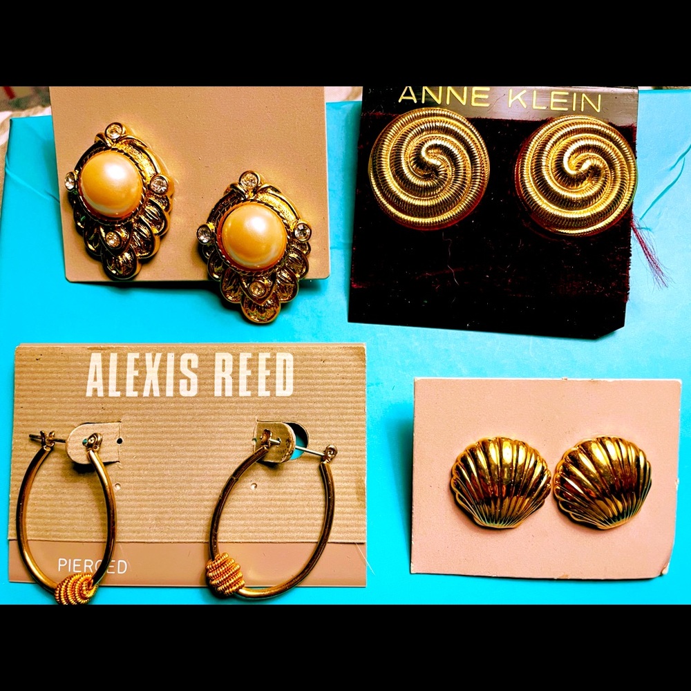 💜Vintage earrings 4 sets 💜